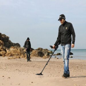 Ground Metal Detector Showdown Titan X13 vs Minelab Safari