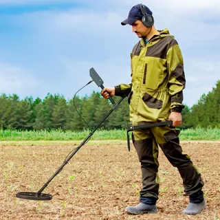 Best Waterproof Metal Detector 2026 – Top Models for Beach & Water